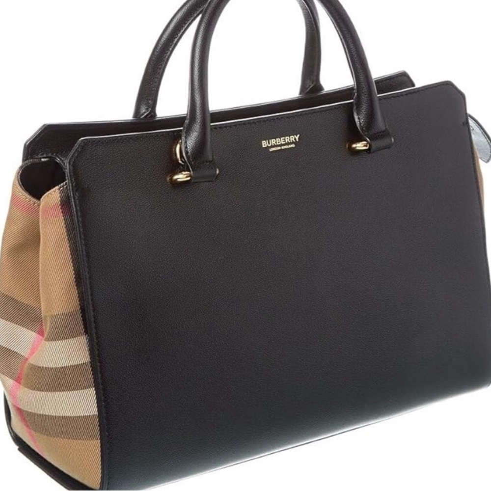 👜Luxury Giveaway 👜 - Picture 3 of 16